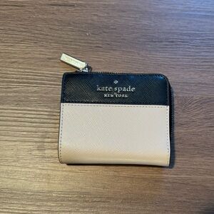 Bifold Kate Spade wallet